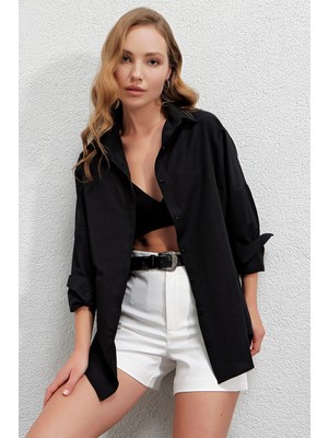 Hazelin Kadın Siyah Oversize Düz Renk Uzun Basic Gömlek Truvakar Kol Günlük Stil HZL22W-BD139001