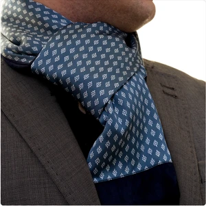 Exve Exclusive Mavi Üzerine Beyaz Desen Baskılı Elegant Çift Taraflı Atkı