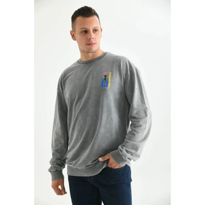 Erkek Gri Asit Yıkama Sırt Baskı Detaylı Sweatshirt