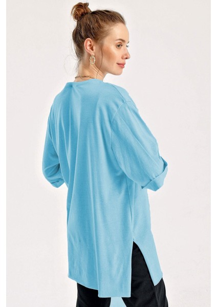 Kadın Turkuaz Bisiklet Yaka Yandan Yırtmaçlı Kolu Katlı Oversize Örme T-Shirt HZL22S-BD143251 fiyatları