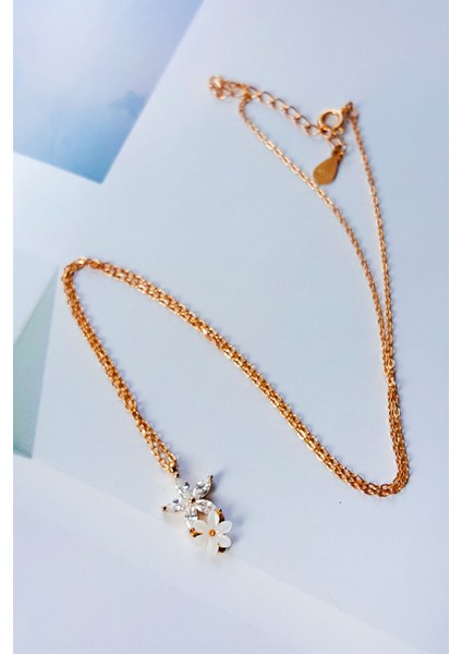 Ithal Manolya Çiçekli Zarif Gümüş Kolye