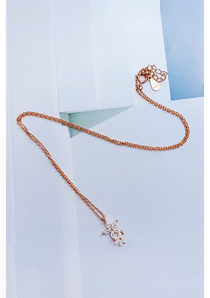 Ithal Manolya Çiçekli Zarif Gümüş Kolye modelleri