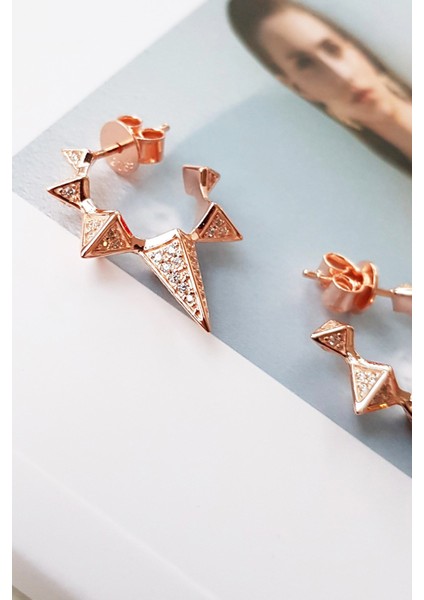 Çiftli, Piramid Model Taşlı Gümüş Küpe fiyatları