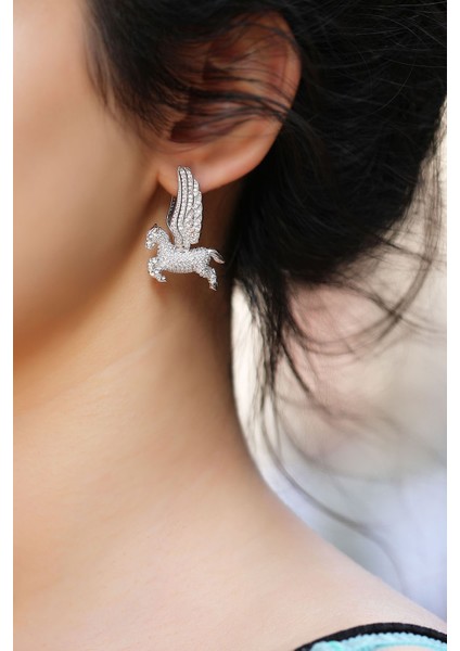 Çiftli, Kanatlı At Figürlü Gümüş Küpe