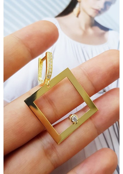 Tekli Kare Gümüş Küpe fırsatları