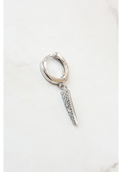 Tekli Ithal Zirkon Taşlı Çizgi Gümüş Küpe