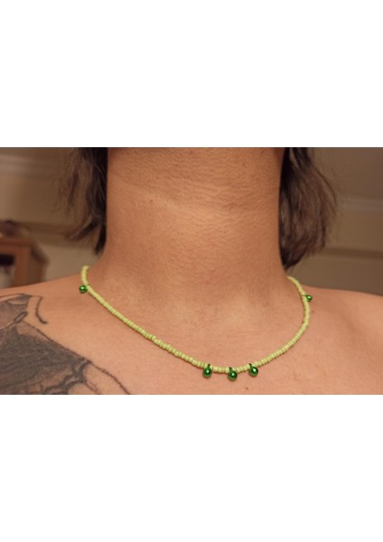 El Yapımı Yeşil Cam Boncuklu Kadın Kolye