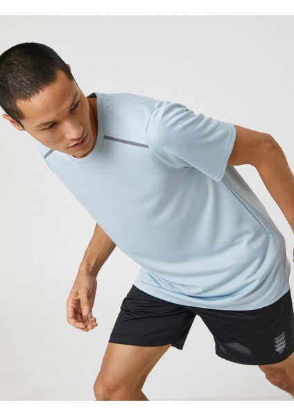 Spor Tişört Şerit Baskılı Bisiklet Yaka Nefes Alan Kumaş fiyatları