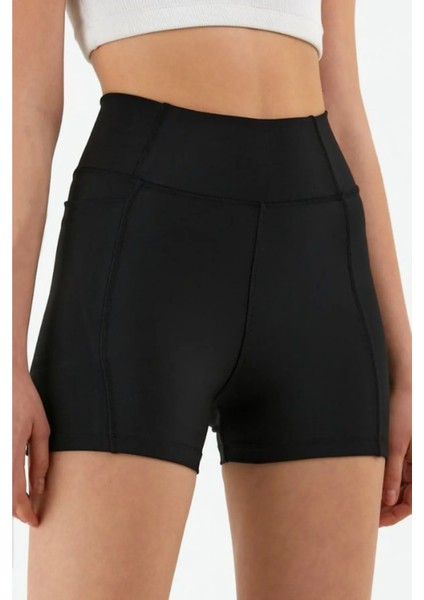 Toparlayıcı Cepli Spor Deniz Şortu Tayt