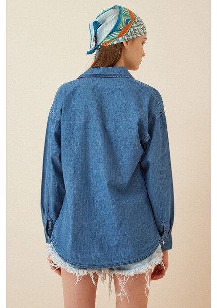 Kadın Mavi Çift Cepli Basic Jean Çıtçıtlı Kot Gömlek HZL22S-BD139971 fırsatları