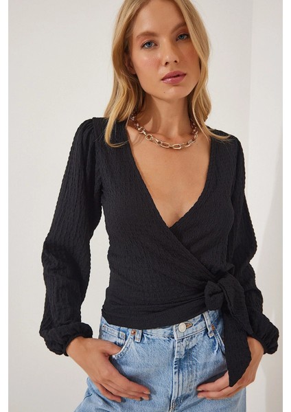 Kadın Siyah Dokulu Anvelop Yaka Kuşaklı Trend Rahat Örme Bluz HZL23W-BD104411