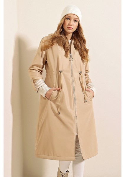 Kadın Bej Beli Büzgülü Kapşonlu Uzun Trençkot HZL22W-BD190911 fiyatları