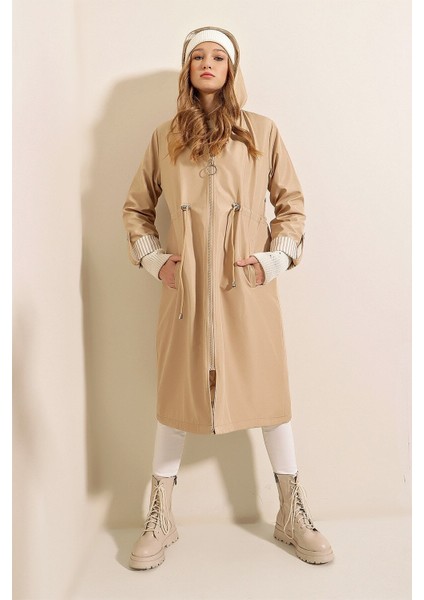 Kadın Bej Beli Büzgülü Kapşonlu Uzun Trençkot HZL22W-BD190911 fırsatları
