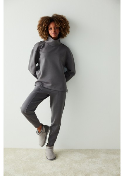 Antrasit Boğazlı Uzun Kollu Sweatshirt fiyatları