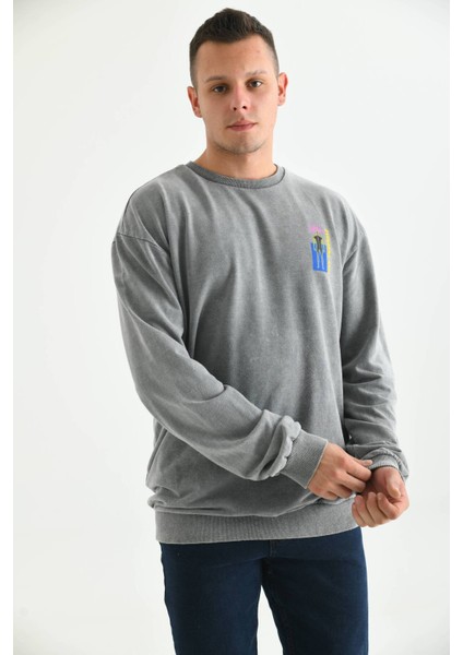 Erkek Gri Asit Yıkama Sırt Baskı Detaylı Sweatshirt