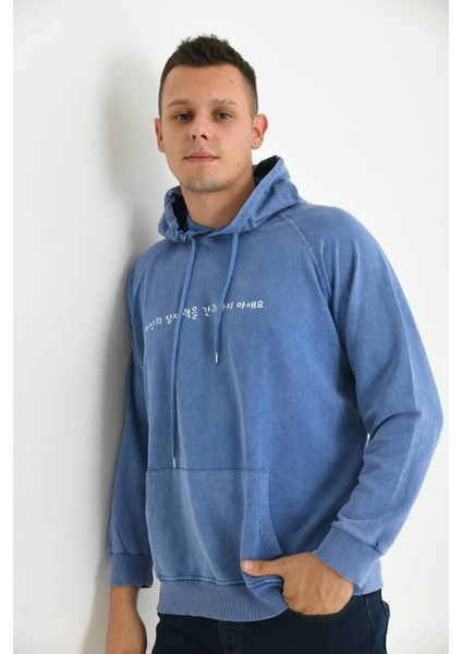 Erkek Mavi Kapüşonlu Sırt Baskı Detaylı Yıkamalı Sweatshirt