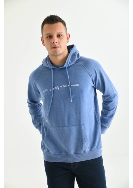 Erkek Mavi Kapüşonlu Sırt Baskı Detaylı Yıkamalı Sweatshirt