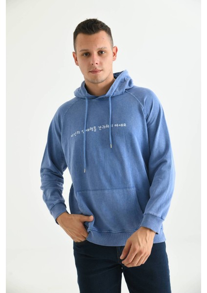 Erkek Mavi Kapüşonlu Sırt Baskı Detaylı Yıkamalı Sweatshirt