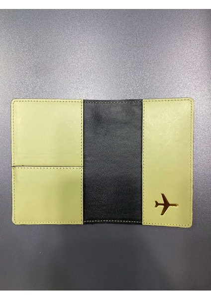 Haki Yeşil Deri Pasaport Kılıfı