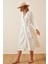 Kadın Beyaz Kuşaklı Yırtmaçlı Uzun Kimono HZL22S-BD158351 3