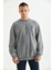 Erkek Gri Asit Yıkama Sırt Baskı Detaylı Sweatshirt 2