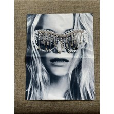 Gönülden Tasarım 24X19 cm Zincir Gözlüklü Kadın Görseli