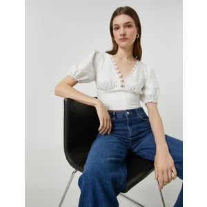 Crop Bluz Dantel Detaylı V Yaka