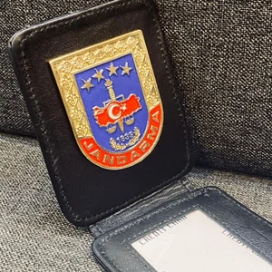 Kuyumcudan Jandarma Rozetli Kartlık