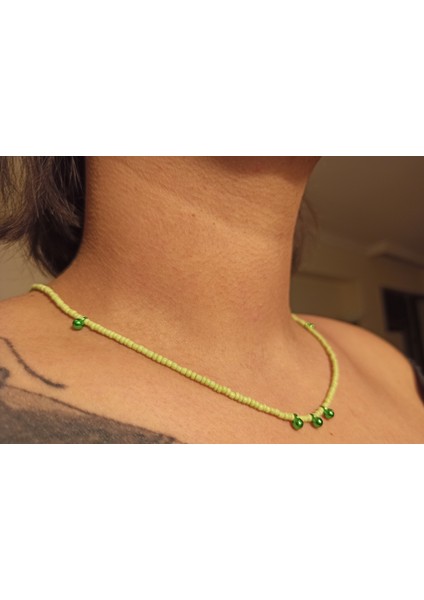 El Yapımı Yeşil Cam Boncuklu Kadın Kolye fiyatları