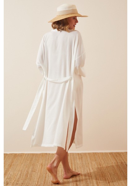 Kadın Beyaz Kuşaklı Yırtmaçlı Uzun Kimono HZL22S-BD158351