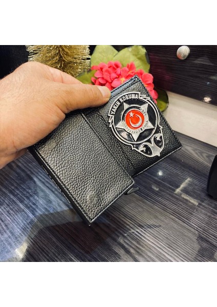 Yakın Koruma Rozetli Otomatik Kartlık