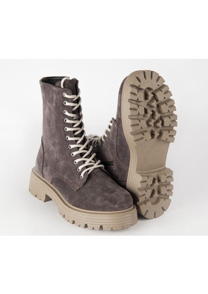 Deri Kadın Bot modelleri