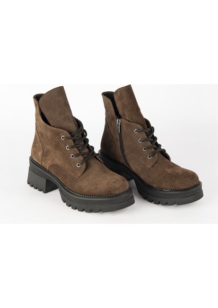 Deri Kadın Bot modelleri