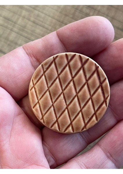 3 cm Çap Kurabiye Şeklinde Iğnelikli Tasarım Düğme