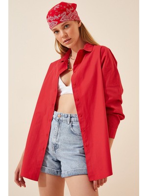 Hazelin Kadın Kırmızı Oversize Uzun Kol Basic Gömlek Düz Renk Günlük Stil HZL22W-BD139001