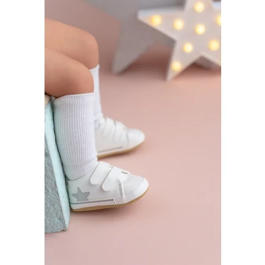 First Step Gümüş Yıldızlı Beyaz Kız Bebek Cırt Cırtlı Patik