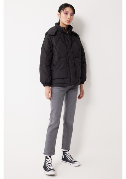 Regular Fit Normal Kesim Kapüşonlu Şişme Mont fırsatları