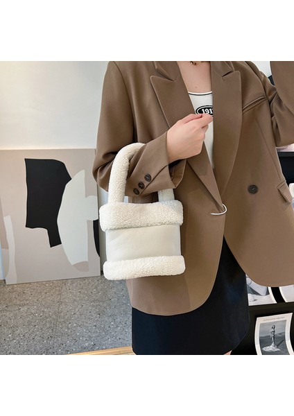 Moda Çanta Peluş Çanta Sevimli Kova Çanta Kore Versiyonu Kadın Çanta Sonbahar ve Kış Yeni Tüylü Kadın Çanta Kuzu Yün Çanta (Yurt Dışından) fiyatları