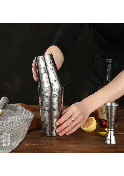 Gravür Desenli Boston Kokteyl Çalkalayıcı Konserve Martini ÇALKALAYICI-800 ml ve 500 ml (Yurt Dışından) modelleri