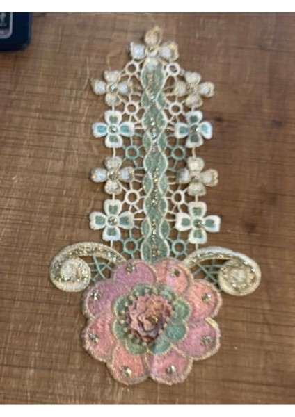 29X15 cm Tasarım Nakış Işleme Simli Kabaartma Çiçekli Aplike