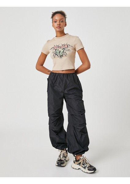 Crop Tişört Dik Yaka Kısa Kollu Baskılı fiyatları