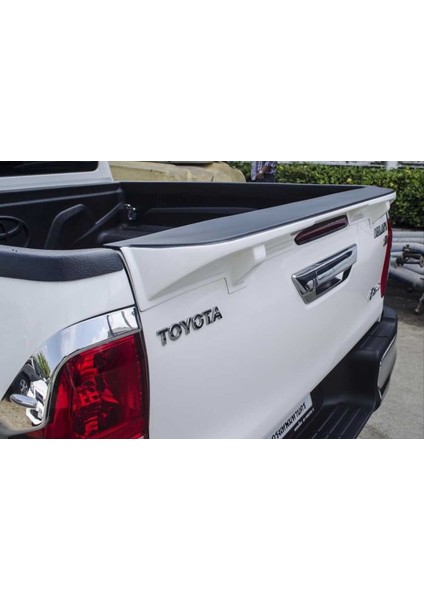 Toyota Hılux Revo ( 2016-2019) Bagaj Kapak Üst Kaplama fiyatları