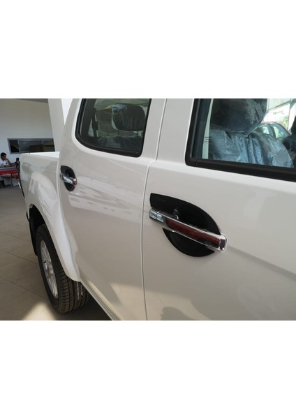 Isuzu D-Max 2012-2017 Kapı Kolu Iç Kaplama Siyah modelleri