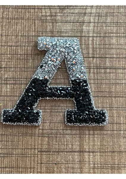 8x7 cm A Harfli Taşlı Siyah Beyaz Ütü Ile Yapışan Aplike Arma Yama