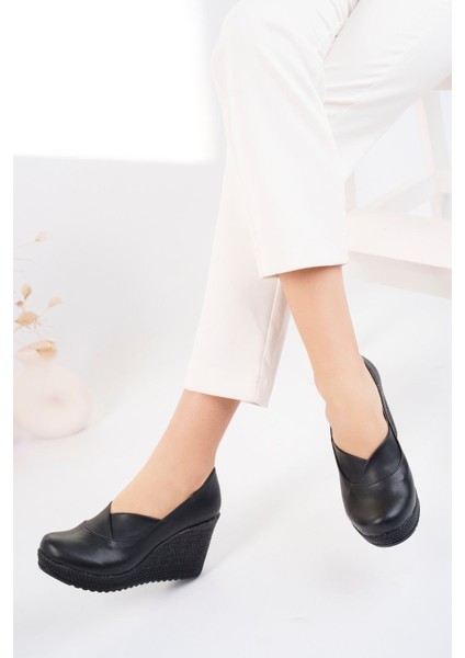 Dolgu Taban Çapraz Model Siyah Cilt Ayakkabı modelleri