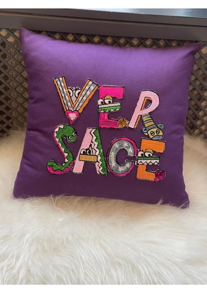 Renkli Versace Yazılı Şirin Pul Payetli Kırlent Yastık Kılıfı 40 x 40 cm