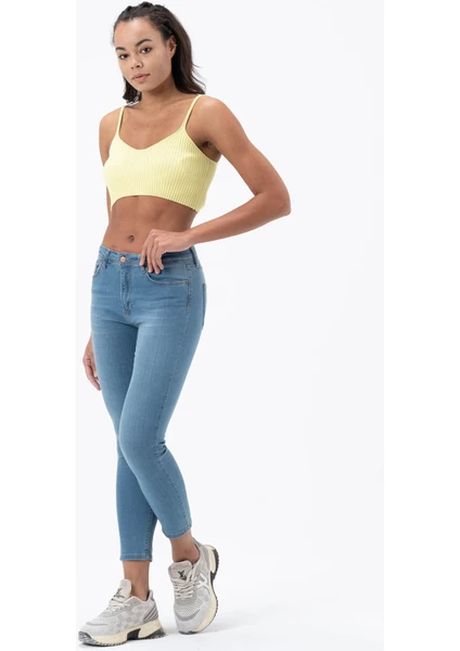 Kadın Normal Bel, Arka Yüksek Bel Full Likralı Slim Mom Jeans Dar Kesim Kot Pantolon