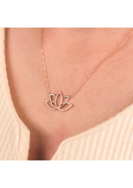 Taşlı Lotus Çiçeği Rose Gümüş Kolye fırsatları