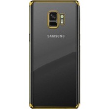 Tekno Grup Samsung Galaxy A8 Plus 2018 Kılıf Dört Köşe Renkli Şeffaf Lazer Silikon - Gold + Tam Kaplayan 5D Cam Ekran Koruyucu