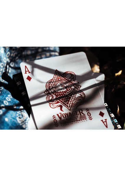 Voyager Oyun Kağıdı Iskambil Destesi (THEORY11) indirimleri